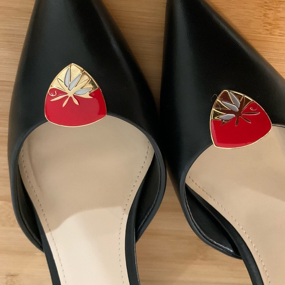 Hand Crafted Shoe Clips Metallic Gold  Red White Shoe Bow Floral Repurposed - Picture 1 of 5